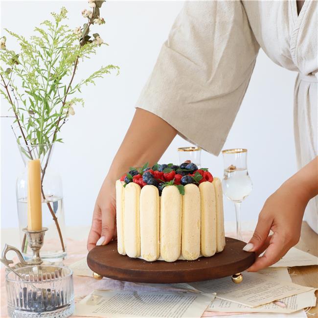 Akayev Ahşap 25 cm Altın Ayaklı Sunum Tabağı